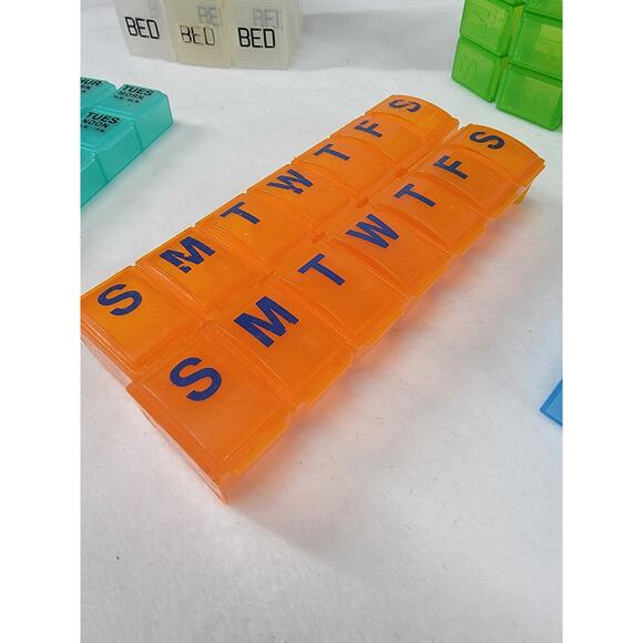 Lot of 16 gently used Pill Sorter containers - Picture 7 of 9